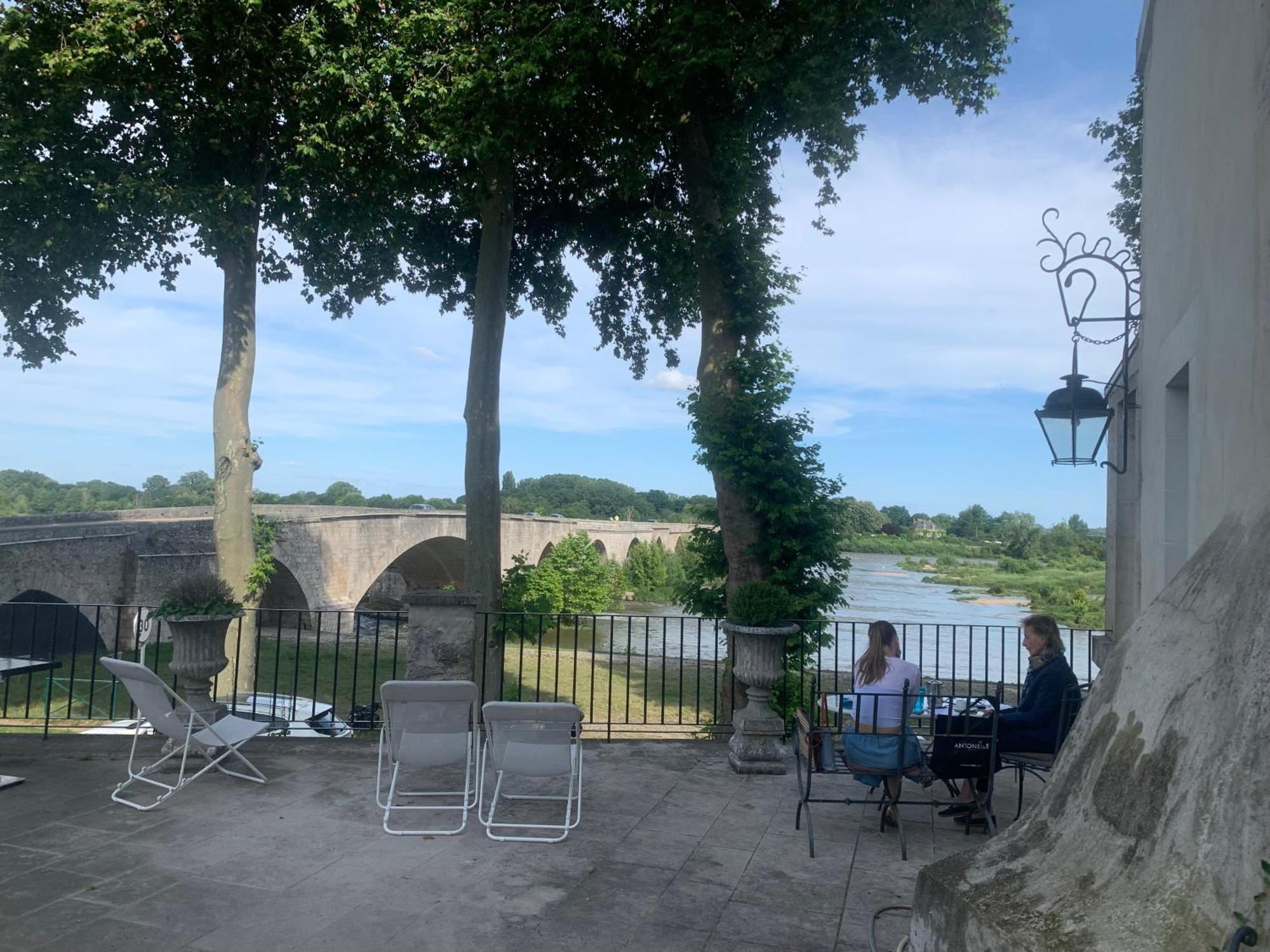 Grand Hotel De L'Abbaye Beaugency Exterior photo